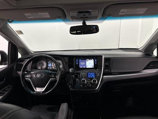 2017 Toyota Sienna SE Premium