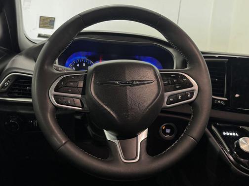 Ceramic Gray Clearcoat 2025 Chrysler Pacifica L