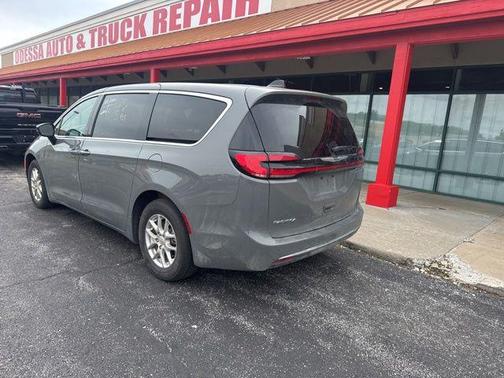 Ceramic Gray Clearcoat 2025 Chrysler Pacifica L