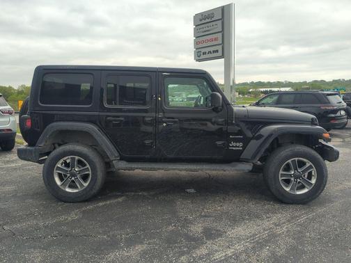 Black Clearcoat 2021 Jeep Wrangler Unlimited Sahara