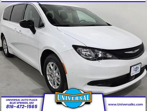 2024 Chrysler Voyager LX