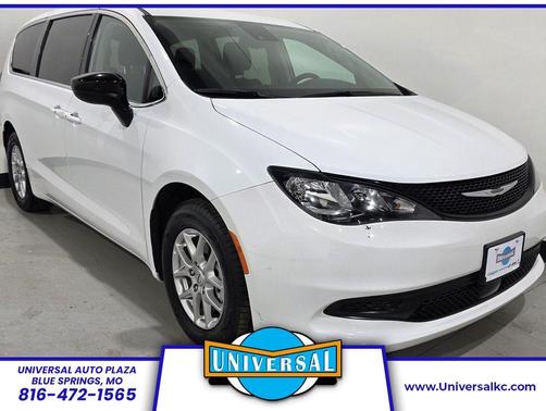 2024 Chrysler Voyager LX