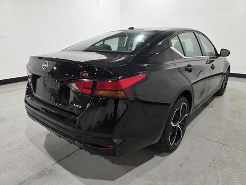 2025 Nissan Altima SR AWD