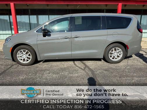 Ceramic Gray Clearcoat 2025 Chrysler Pacifica L