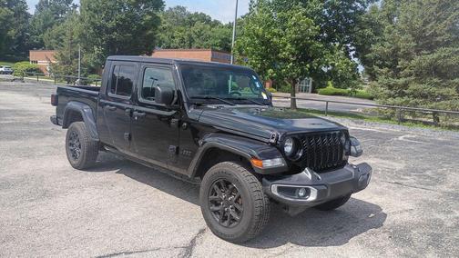 Black Clearcoat 2023 Jeep Gladiator Sport S