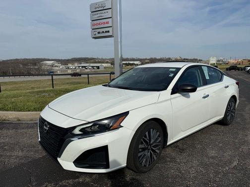 Glacier White 2025 Nissan Altima 2.5 SV