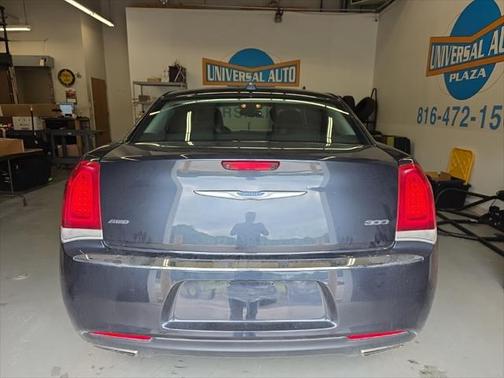 2018 Chrysler 300 Limited