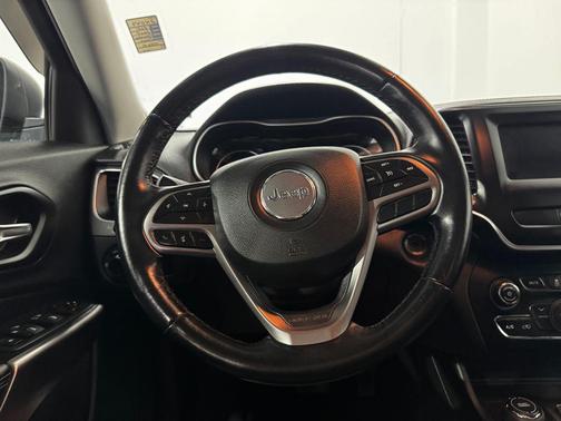Diamond Black Crystal Pearlcoat 2021 Jeep Cherokee Sport