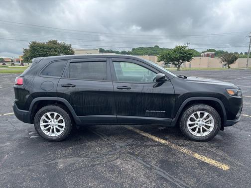 Diamond Black Crystal Pearlcoat 2021 Jeep Cherokee Sport