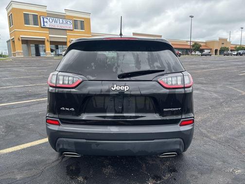 Diamond Black Crystal Pearlcoat 2021 Jeep Cherokee Sport