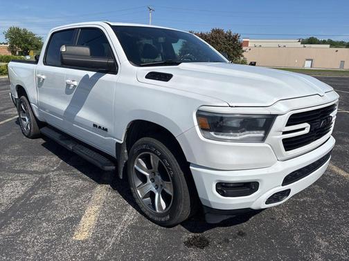 Ivory White Tri-Coat Pearlcoat 2019 RAM 1500 Rebel