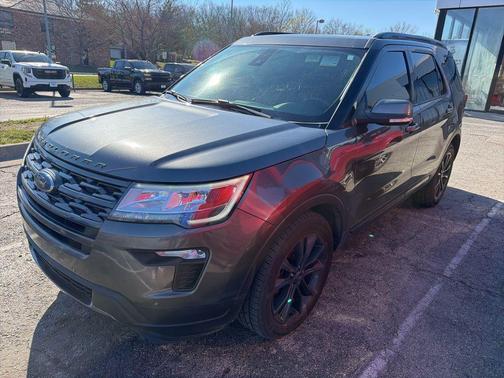 Magnetic 2018 Ford Explorer XLT