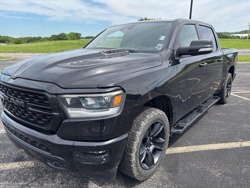 Diamond Black Crystal Pearlcoat 2022 RAM 1500 Sport