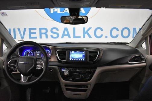 2020 Chrysler Voyager LXI