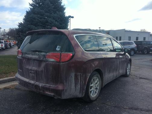 2020 Chrysler Voyager LXI