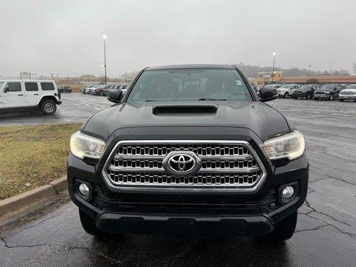2016 Toyota Tacoma TRD Sport