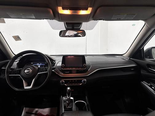 Pearl White Tricoat 2025 Nissan Altima SR AWD