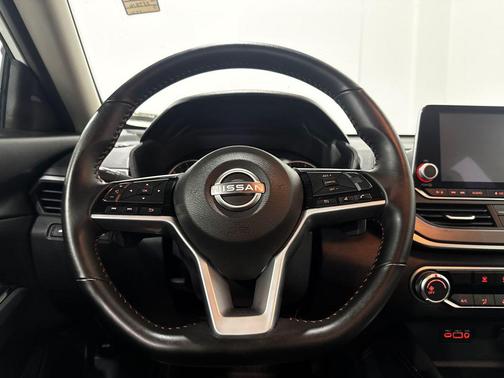 Pearl White Tricoat 2025 Nissan Altima SR AWD