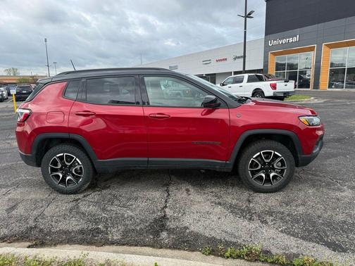 Red Hot Pearlcoat 2025 Jeep Compass Trailhawk