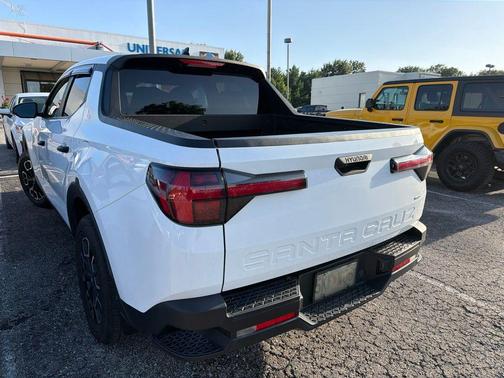 Ice White 2022 Hyundai SANTA CRUZ SEL