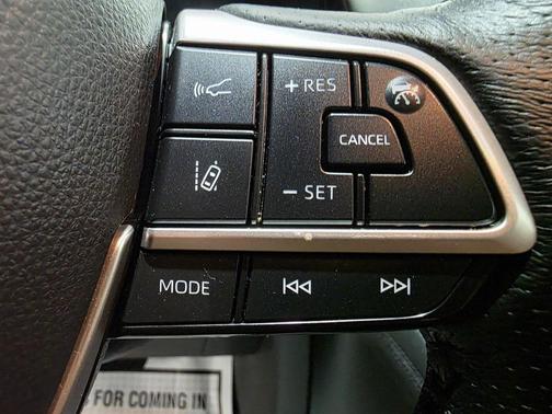 2021 Toyota Sienna XLE 8 Passenger