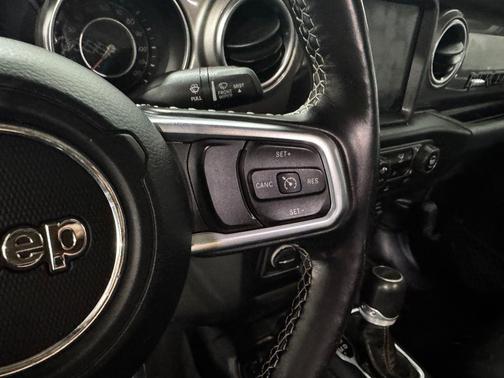 Black Clearcoat 2020 Jeep Gladiator Overland