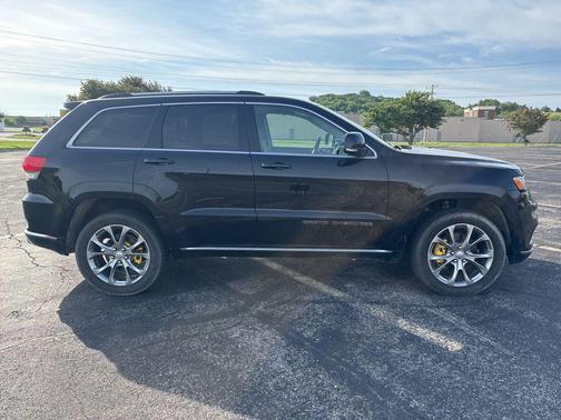 Diamond Black Crystal Pearlcoat 2021 Jeep Grand Cherokee Summit