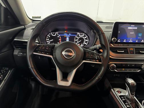 Glacier White 2025 Nissan Altima SR AWD