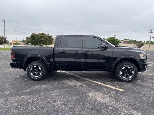 Diamond Black Crystal Pearlcoat 2022 RAM 1500 Rebel
