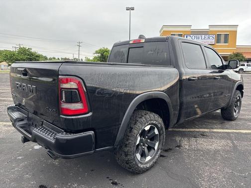 Diamond Black Crystal Pearlcoat 2022 RAM 1500 Rebel