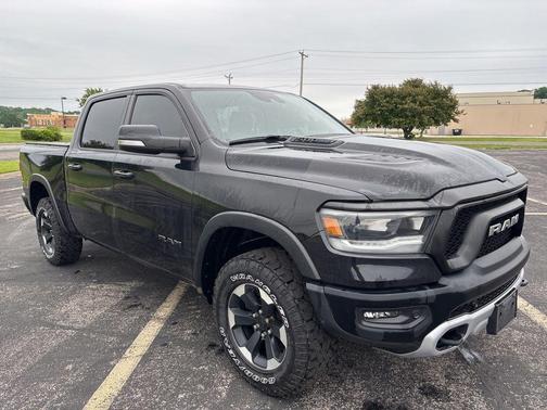 Diamond Black Crystal Pearlcoat 2022 RAM 1500 Rebel