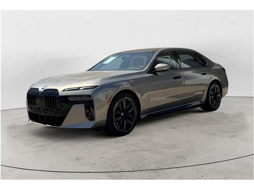 Oxide Grey Metallic 2024 BMW i7 xDrive60