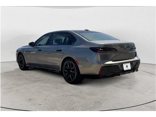 Oxide Grey Metallic 2024 BMW i7 xDrive60