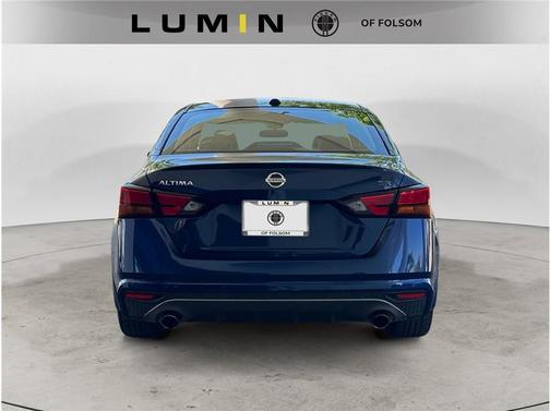 2022 Nissan Altima SR FWD
