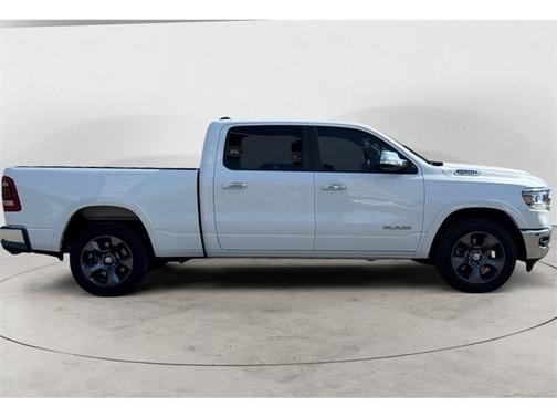 Bright White Clearcoat 2022 RAM 1500 Laramie