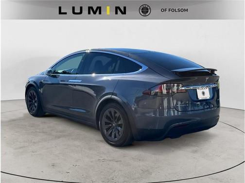 2018 Tesla Model X 75D Sport Utility 4D