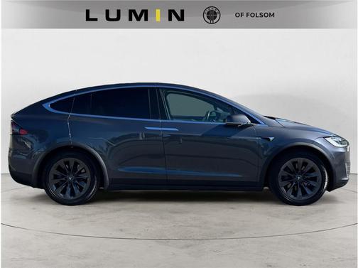 2018 Tesla Model X 75D Sport Utility 4D