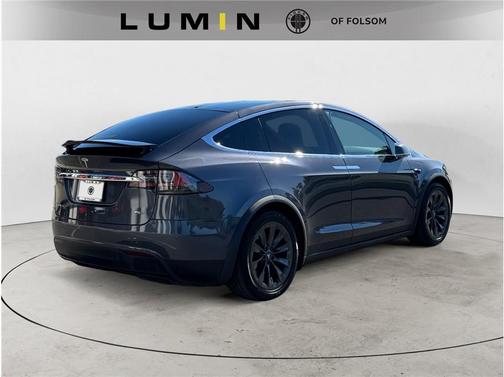 2018 Tesla Model X 75D Sport Utility 4D