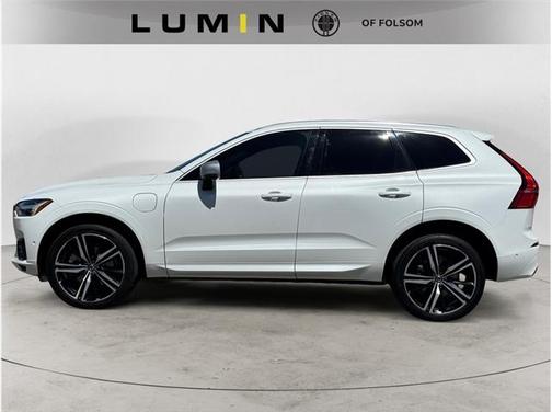 2019 Volvo XC60 Recharge Plug-In Hybrid T8 R-Design