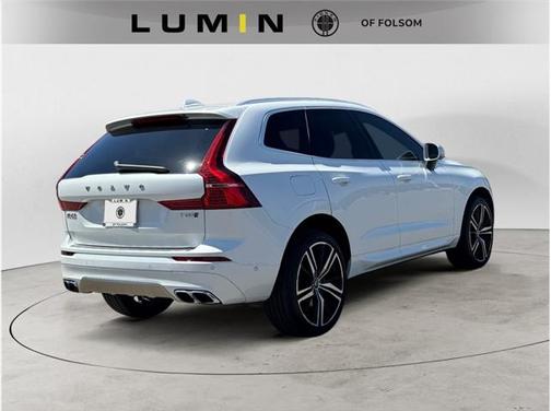 2019 Volvo XC60 Recharge Plug-In Hybrid T8 R-Design