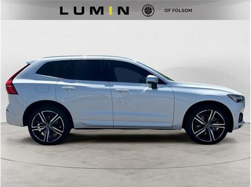 2019 Volvo XC60 Recharge Plug-In Hybrid T8 R-Design