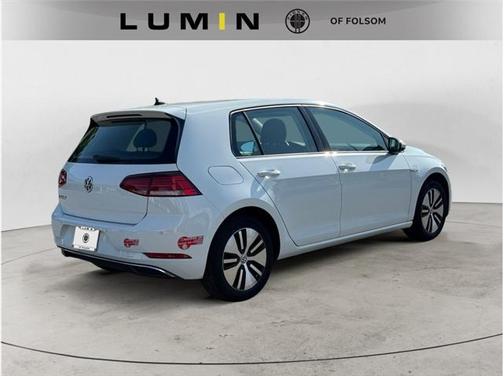 2017 Volkswagen e-Golf SEL Premium