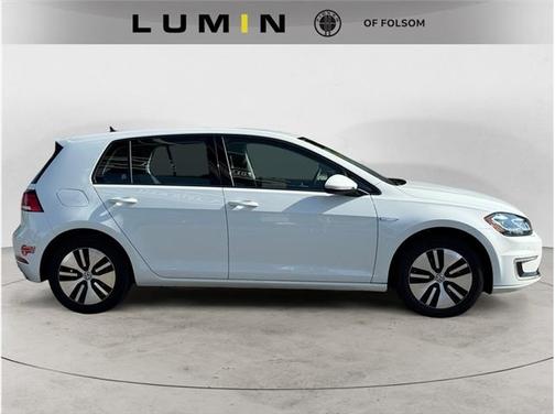 2017 Volkswagen e-Golf SEL Premium