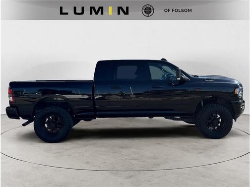 2020 RAM 2500 Big Horn Mega Cab 4X4 6'4'' Box