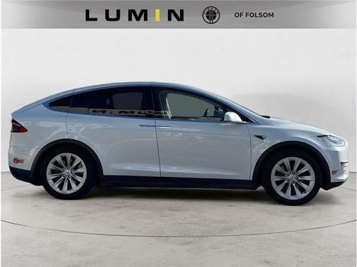 2018 Tesla Model X 75D Sport Utility 4D