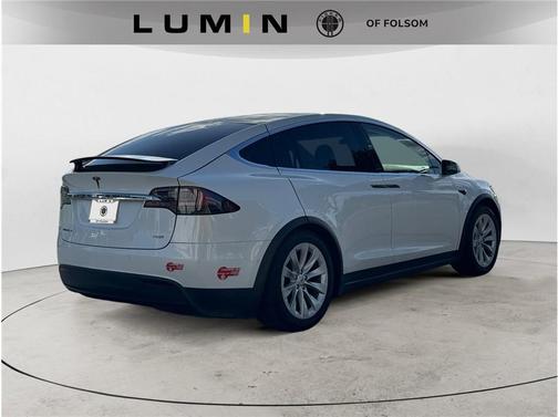 2018 Tesla Model X 75D Sport Utility 4D