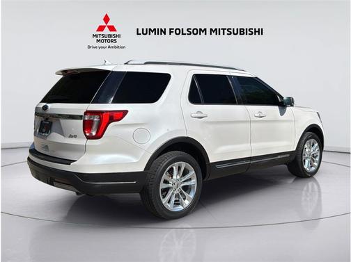 White Platinum Metallic Tri-Coat 2019 Ford Explorer XLT