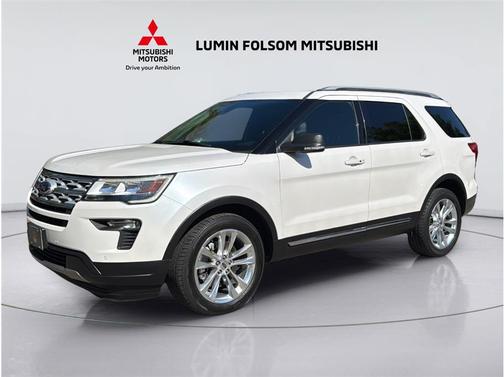 White Platinum Metallic Tri-Coat 2019 Ford Explorer XLT