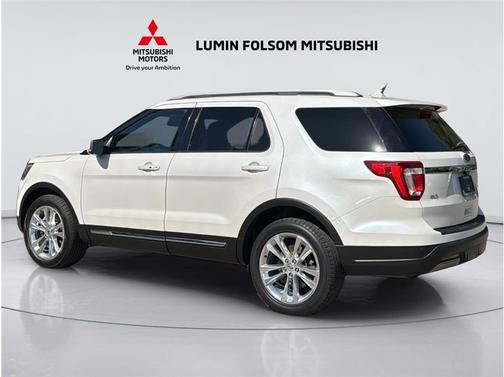 White Platinum Metallic Tri-Coat 2019 Ford Explorer XLT