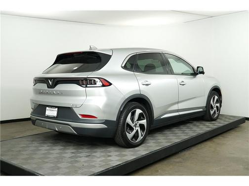 De Sat Silver Metallic 2023 VinFast VF 8 Eco Sport Utility 4D